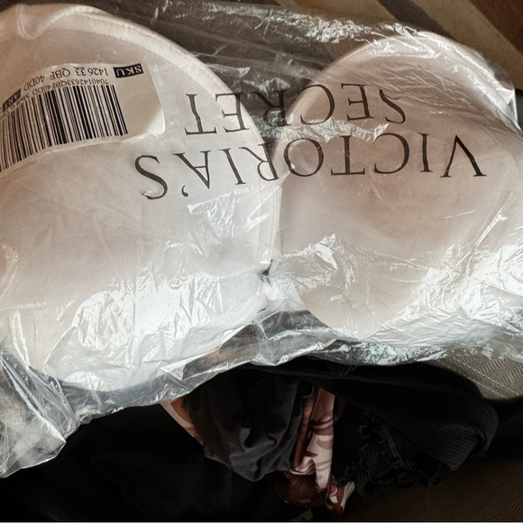 Victoria's Secret PINK Wear Everywhere T-Shirt Lightly Lined Bra - Picture 3 of 3